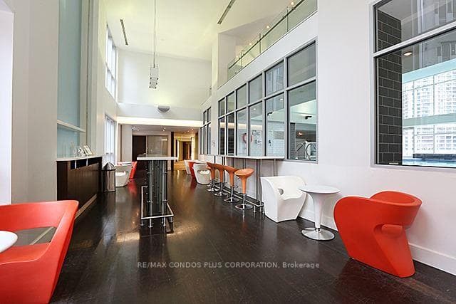 218 Queens Quay Unit 1211 photo 17