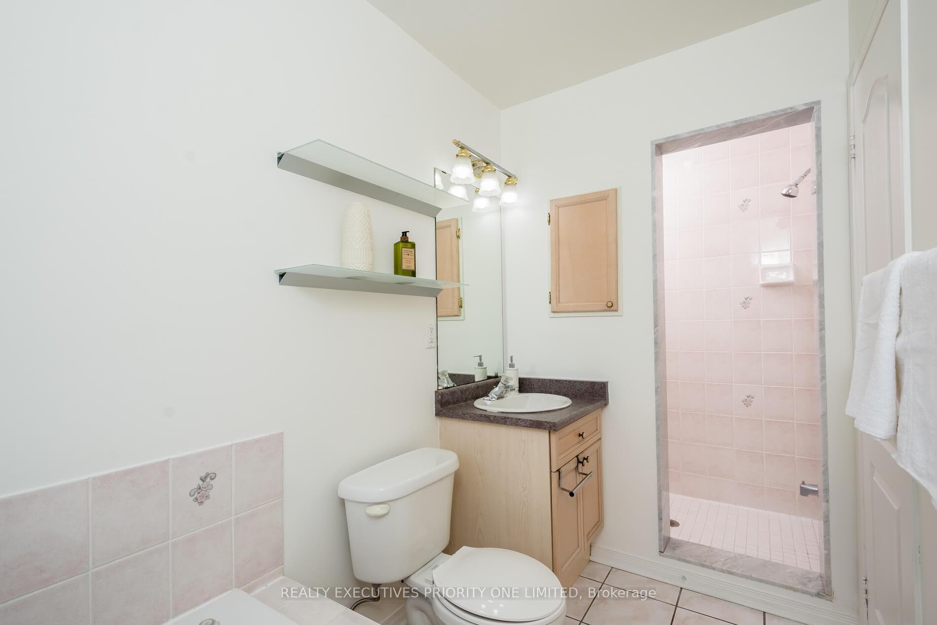 32 Eddington Place photo 24