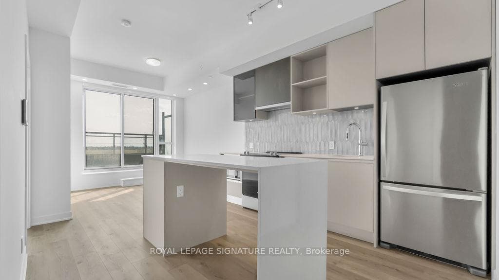 405 Dundas Street Unit 330 photo 8