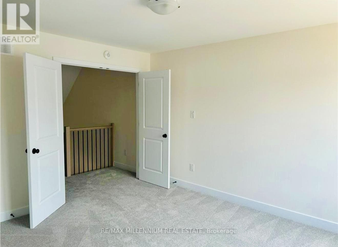 85 Whitcomb Crescent photo 10