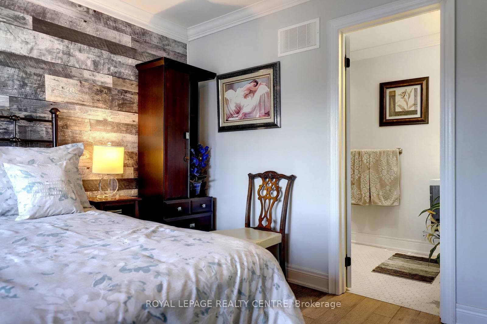 1296 Woodhill Court photo 29