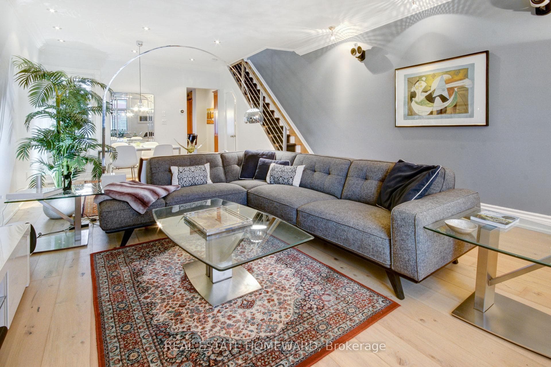 55 Woodbine Avenue photo 4