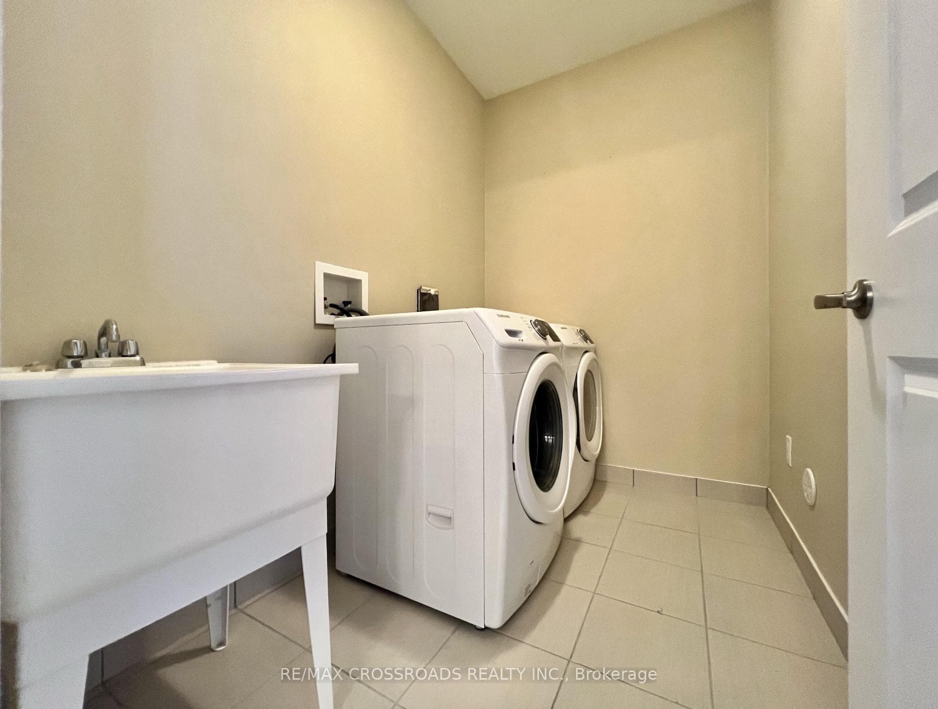 45 Plowman Lane photo 26