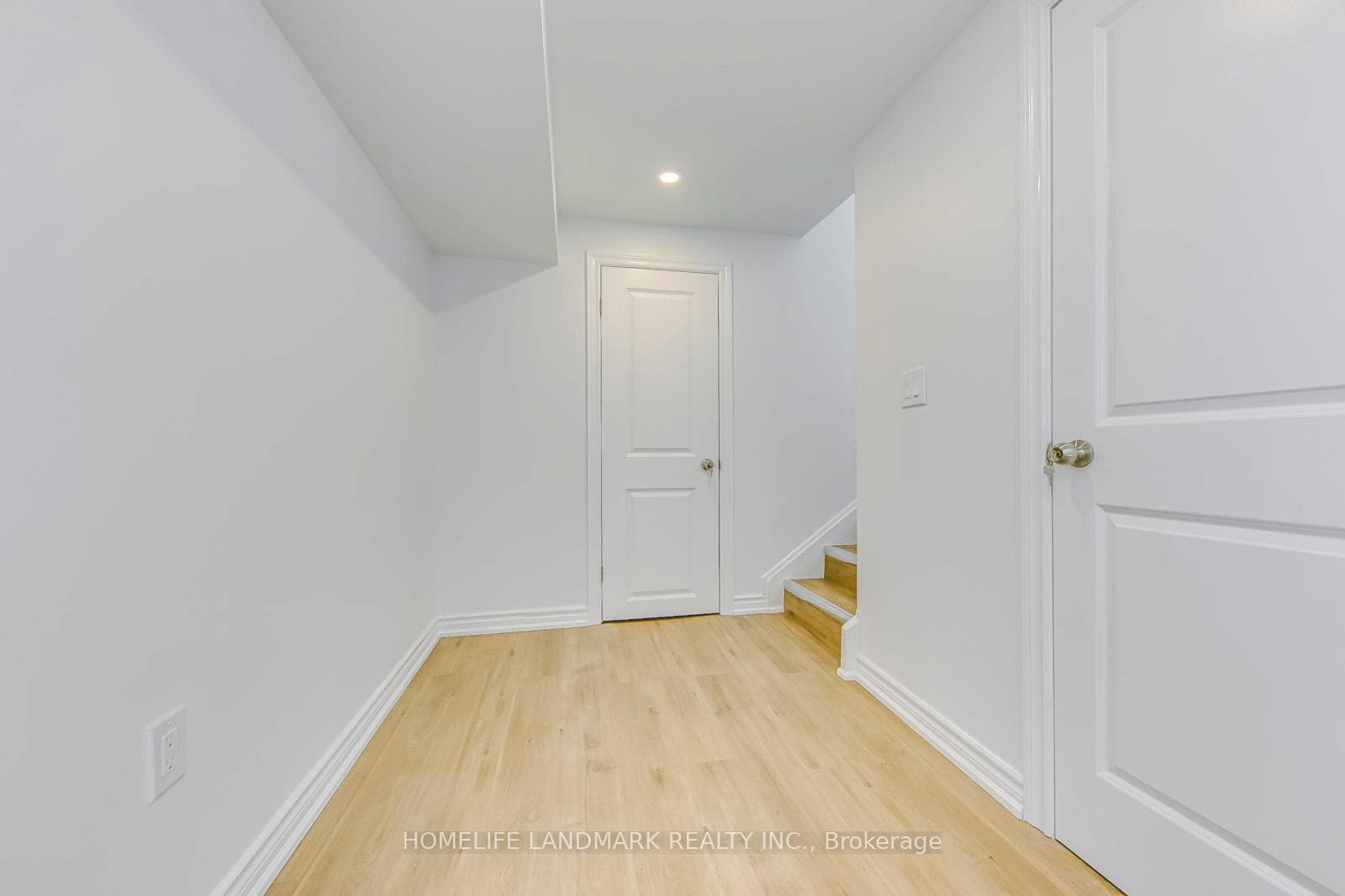 146 Manning Avenue photo 19