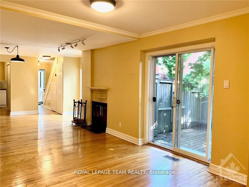 296 ST ANDREW Street photo 14