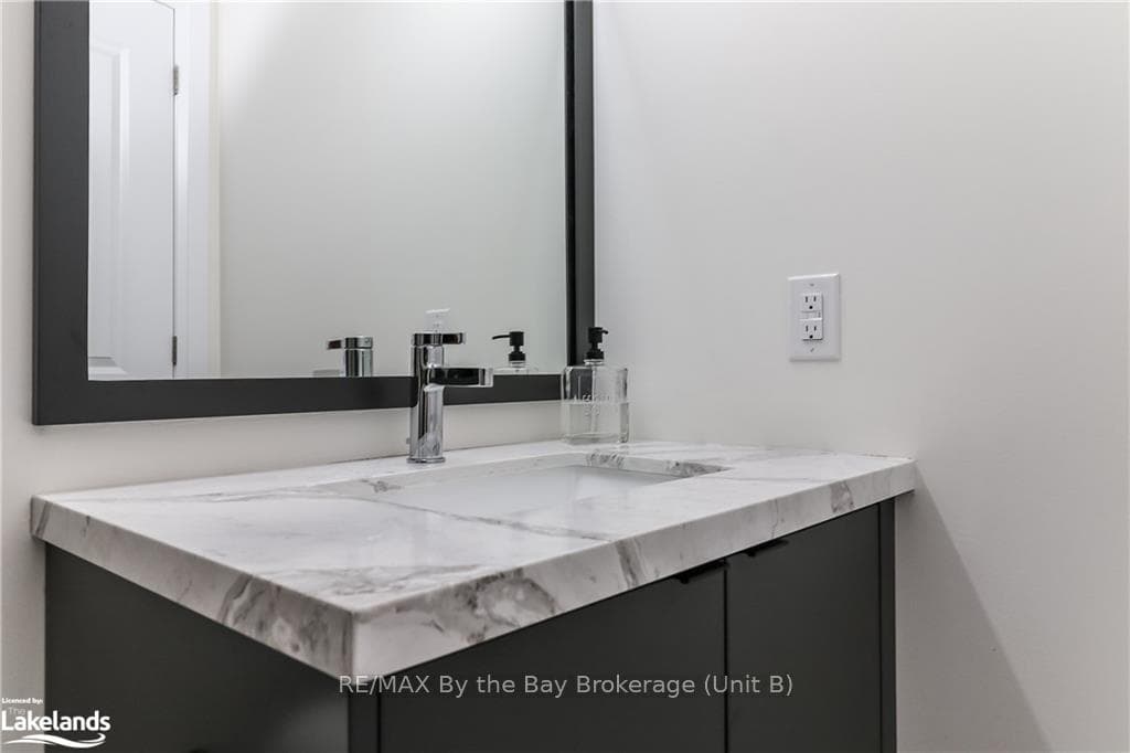 370 RAMBLEWOOD Drive photo 29