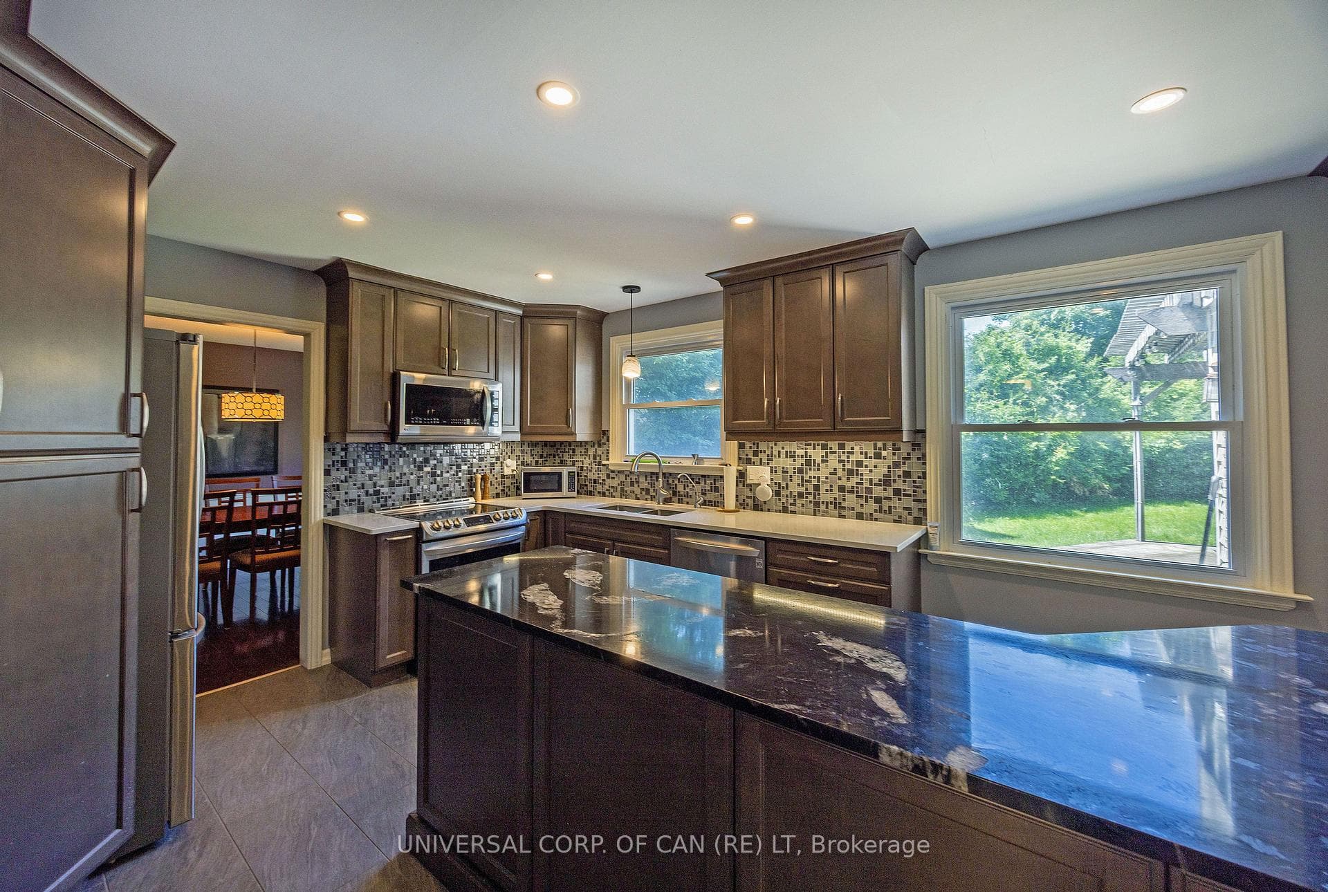 136 Hillsmount Crescent photo 13
