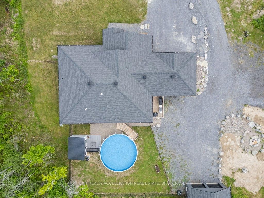 962 Irish Road photo 42