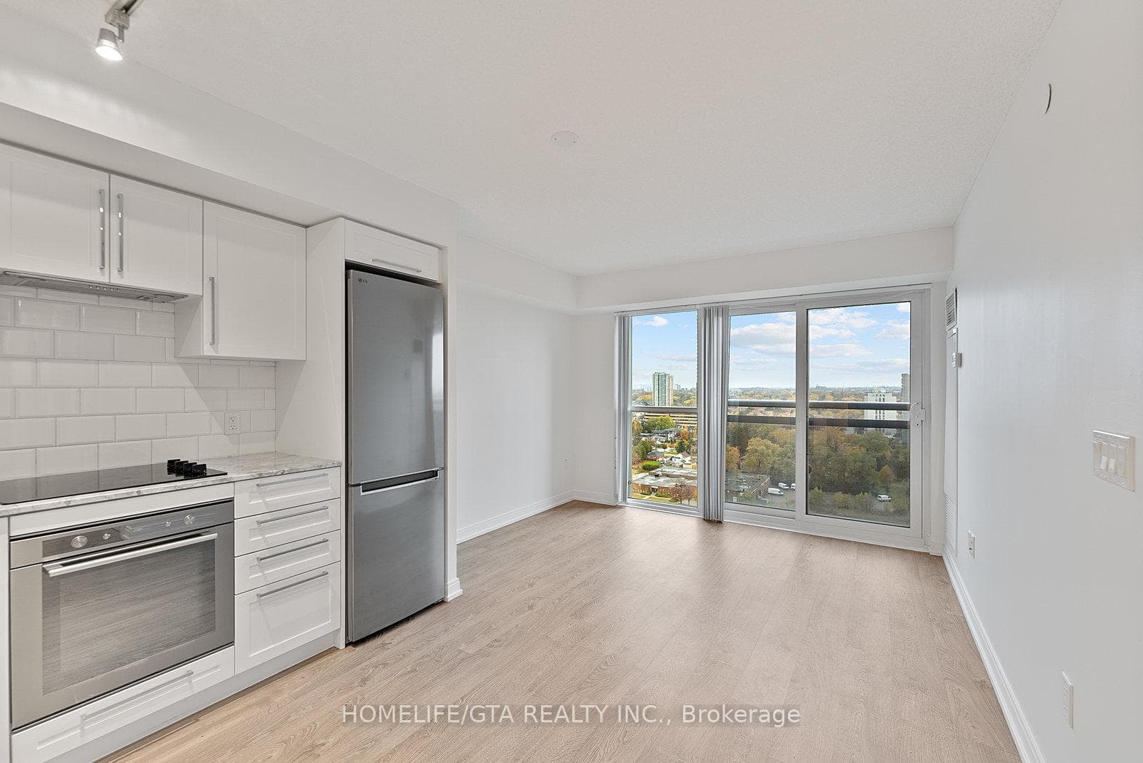 275 Village Green Square Unit 1720 photo 4