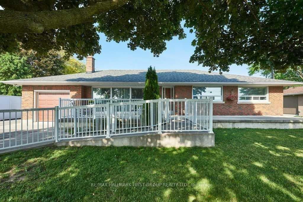 11 Jane Avenue photo 1