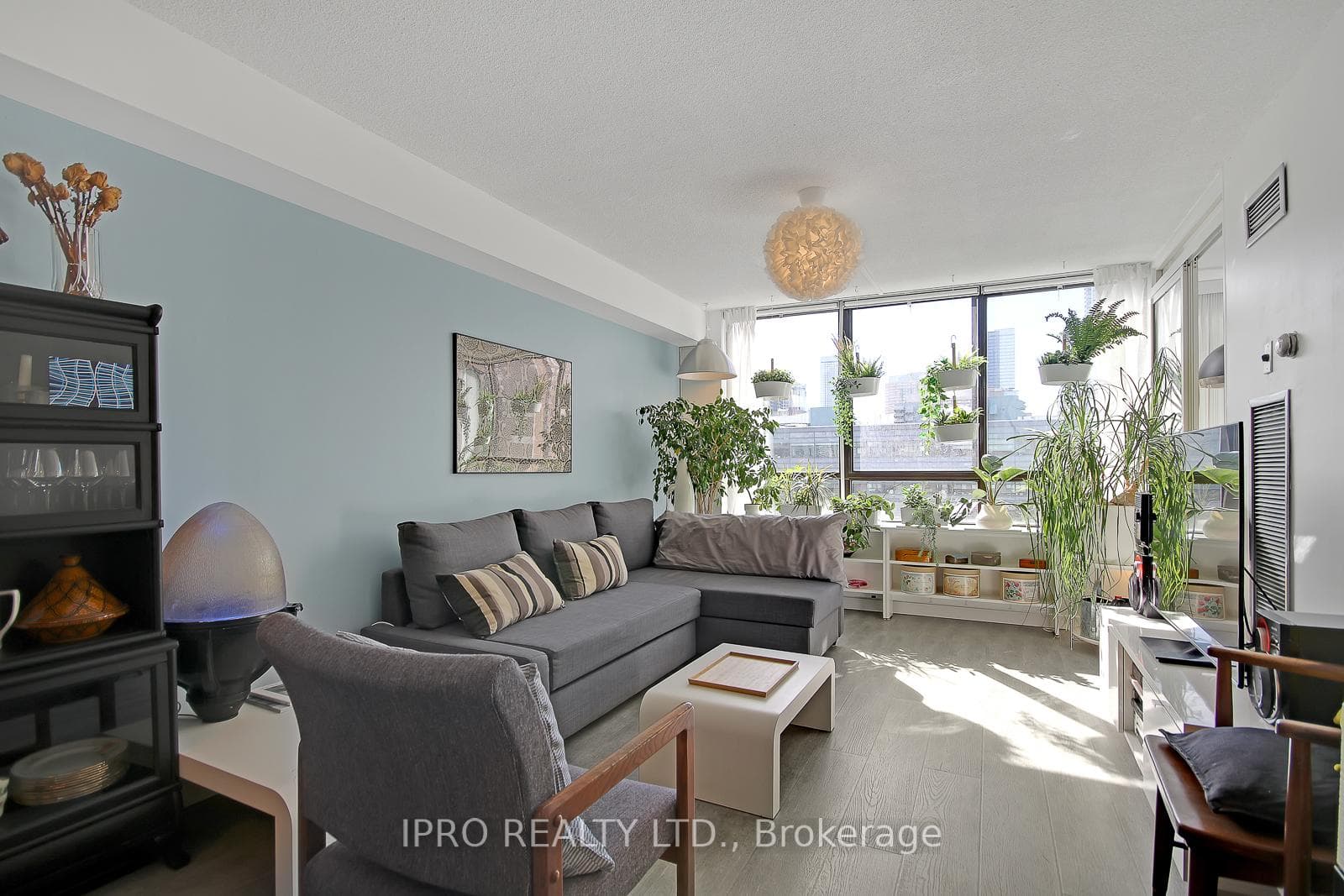 117 Gerrard Street Unit 713 photo 13