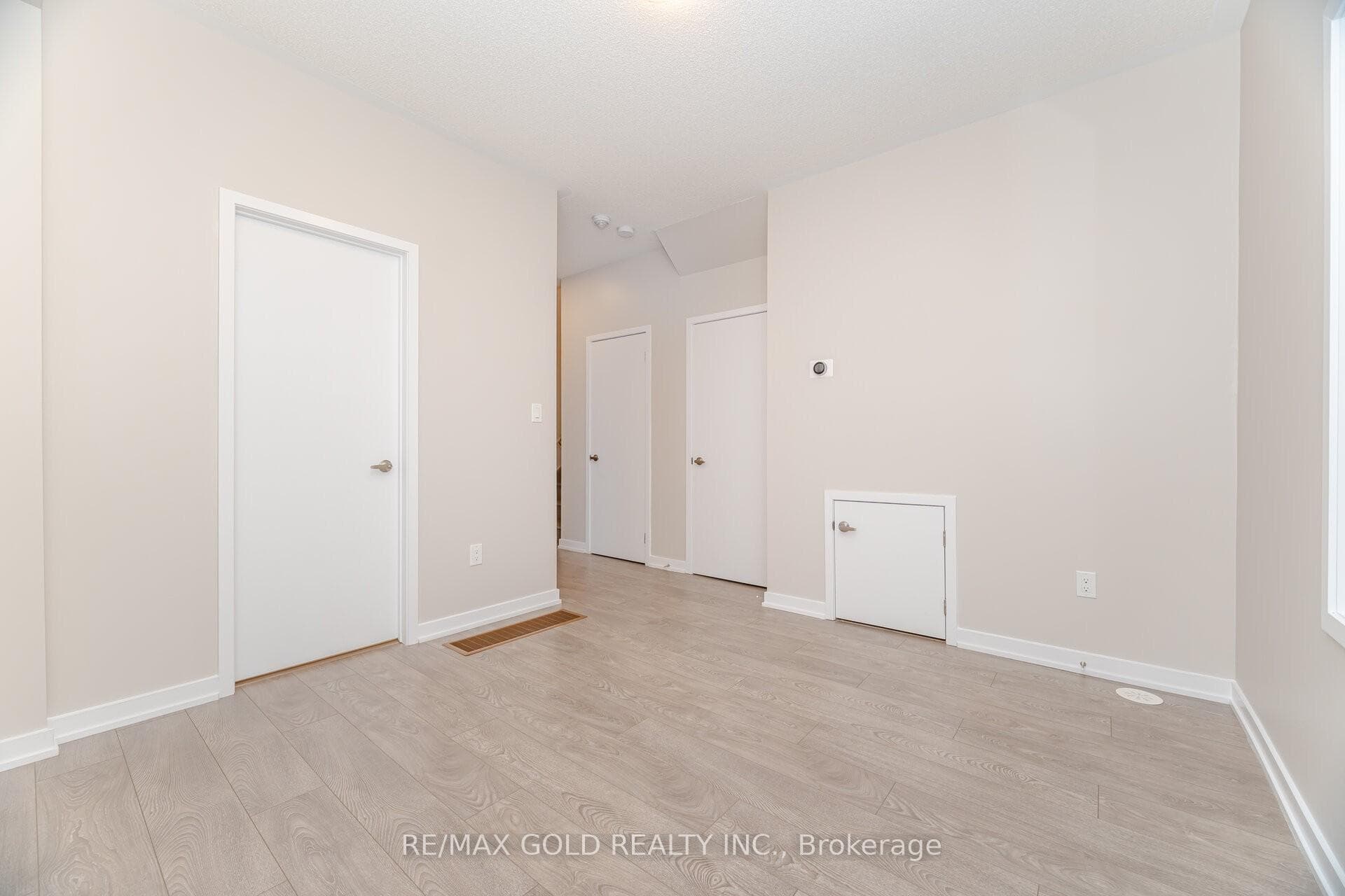 19 Lambert Lane photo 21