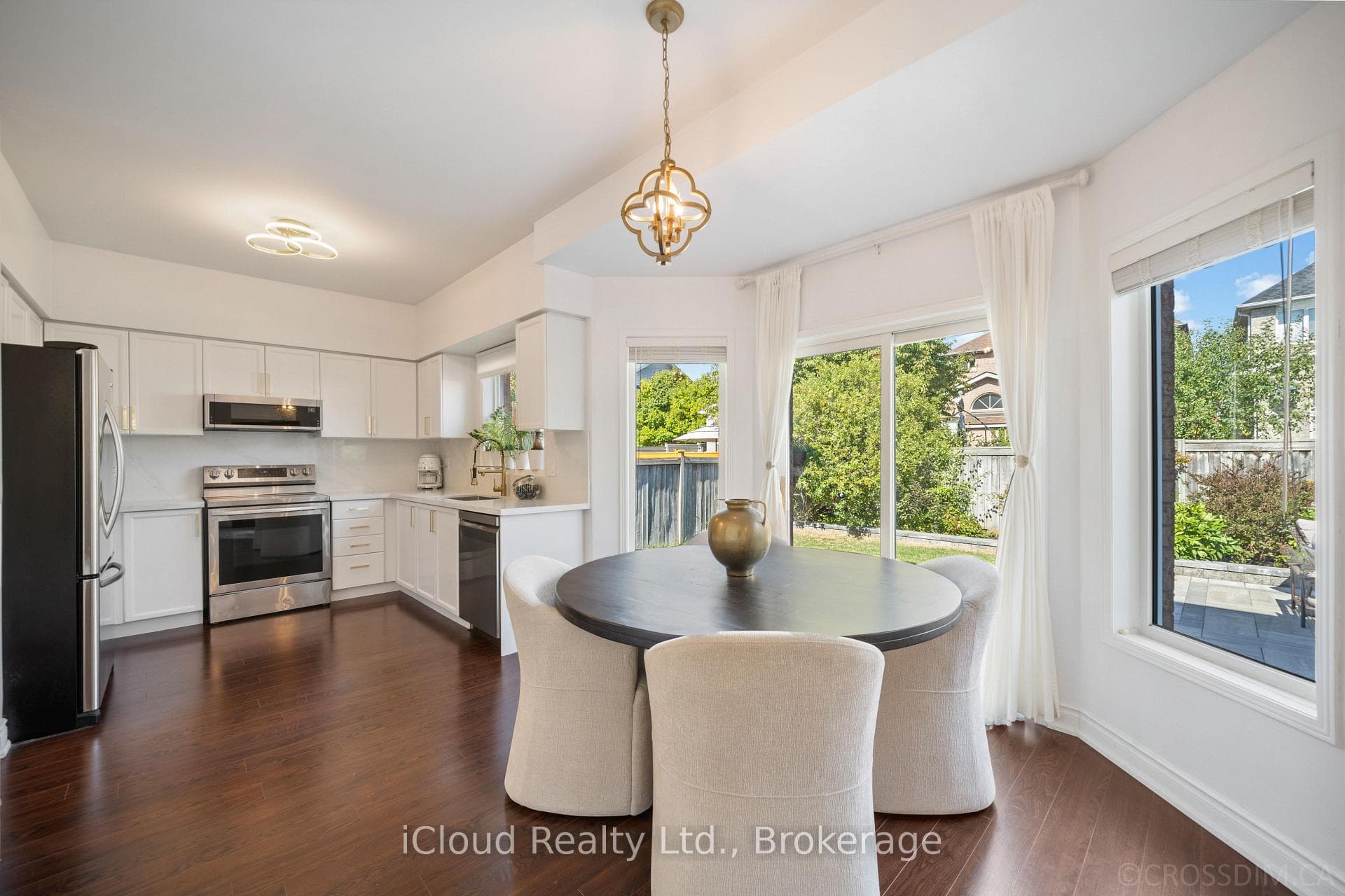 60 Tuscana Boulevard photo 15