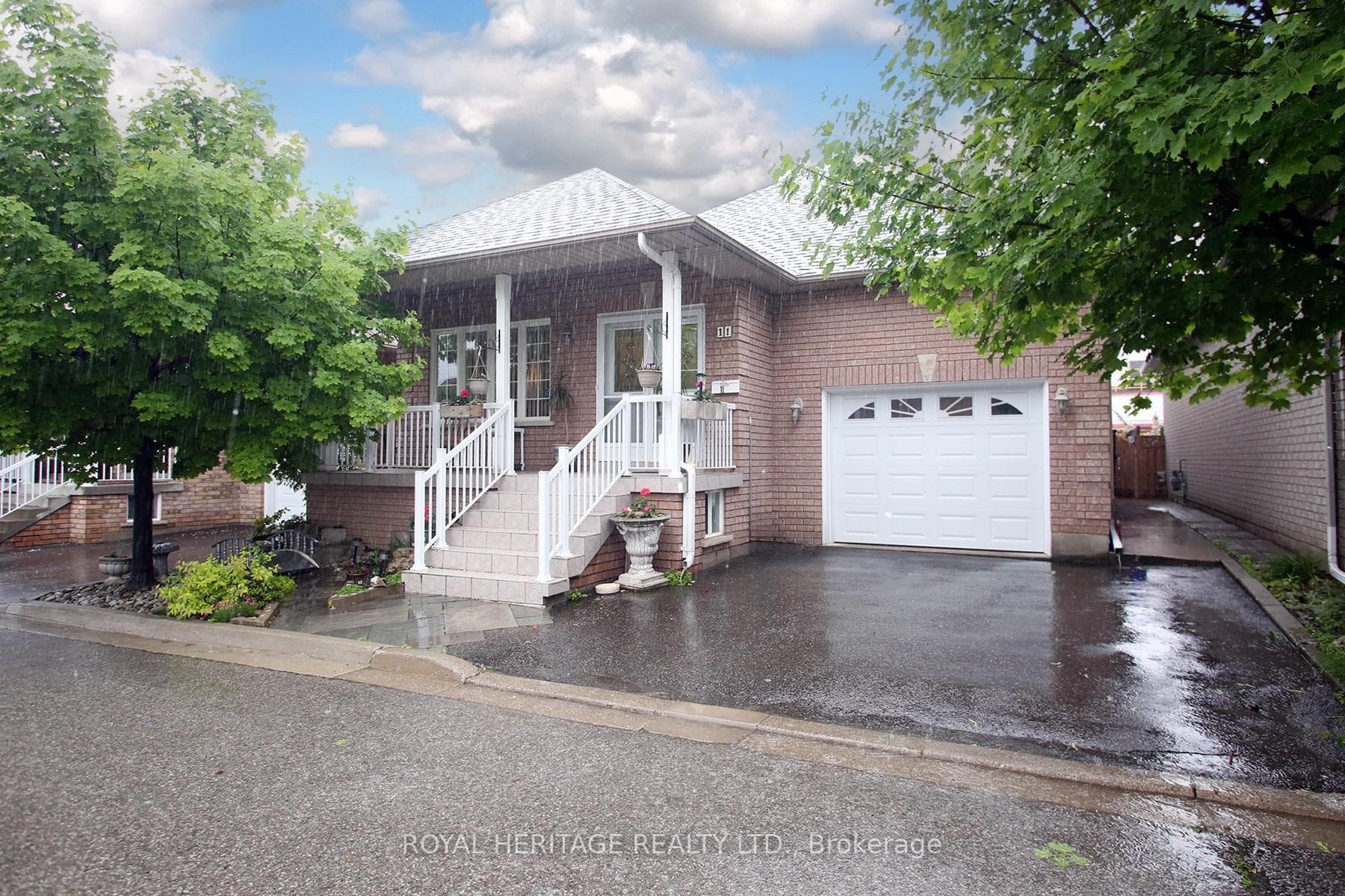 11 Amalfi Court photo 2