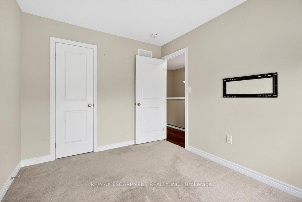377 Glancaster Road Unit 16 photo 35
