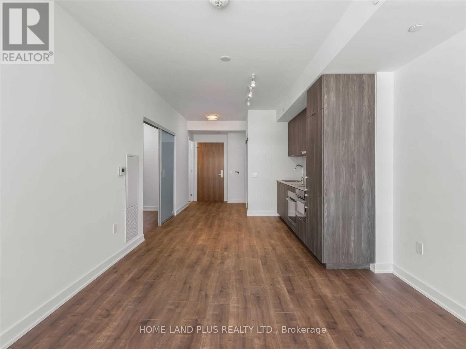 15 Queens Quay Unit 421 photo 9