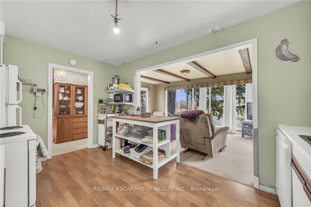 1302 River Road photo 23
