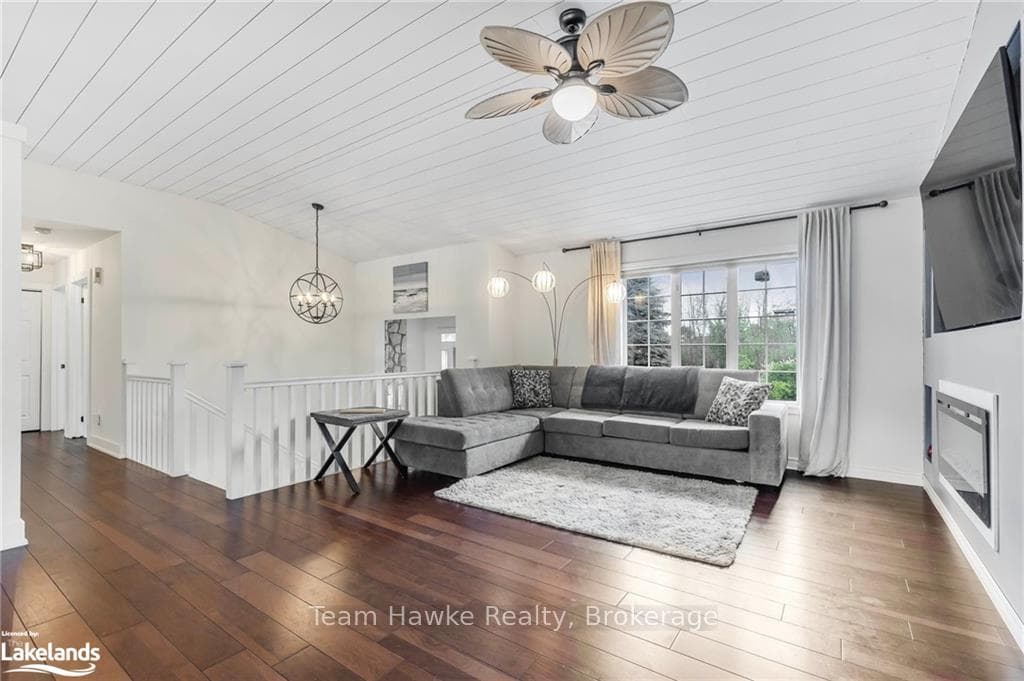 102 GEORGIAN MANOR Drive photo 6