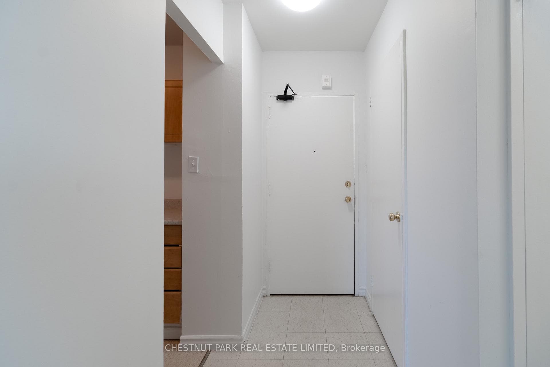 888 Glen Street Unit 503 photo 4