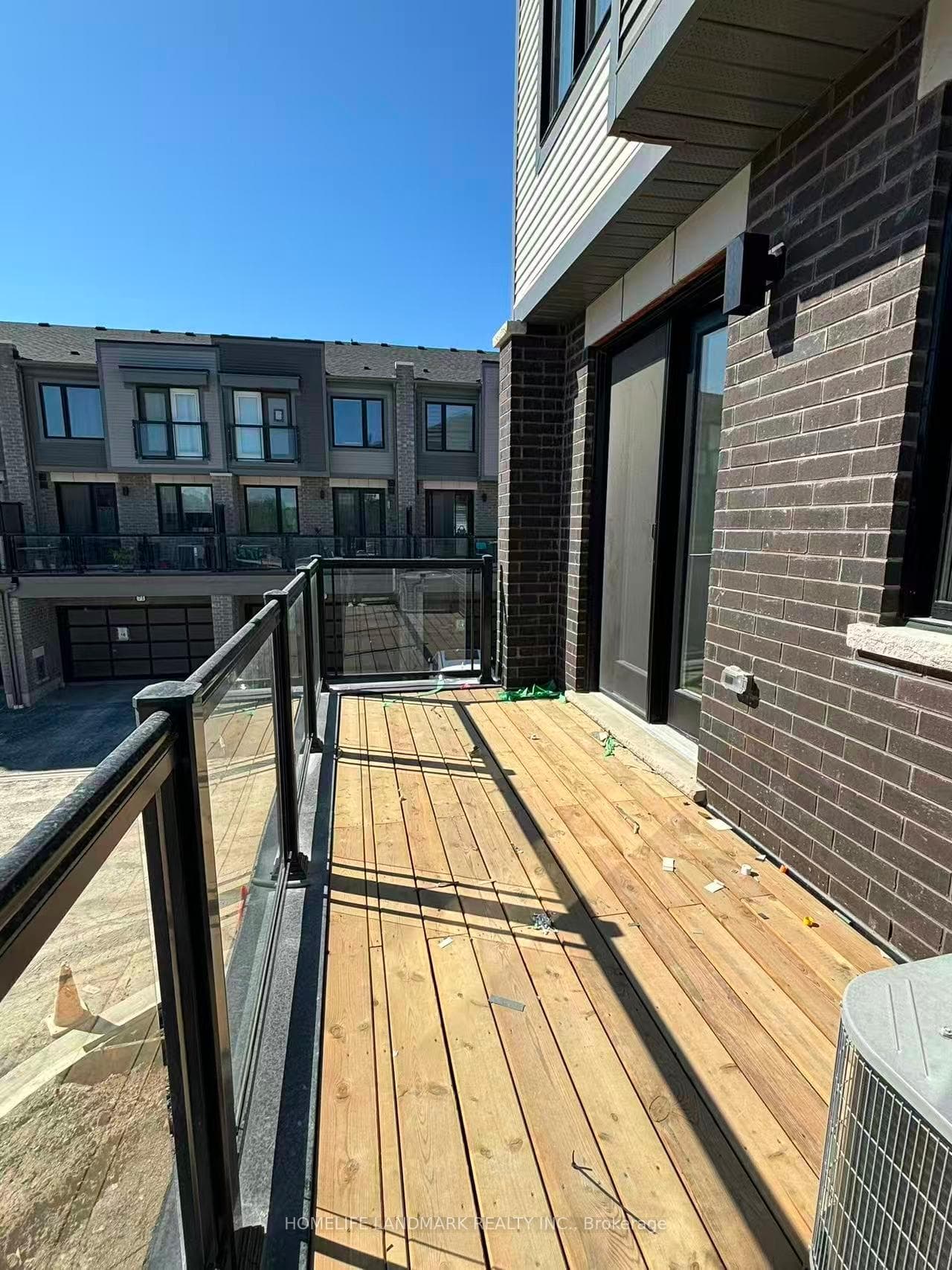 63 Sorbara Way photo 18