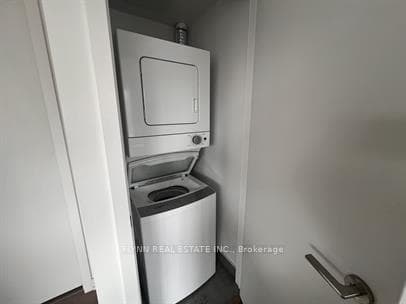 203 College Street Unit 908 photo 10