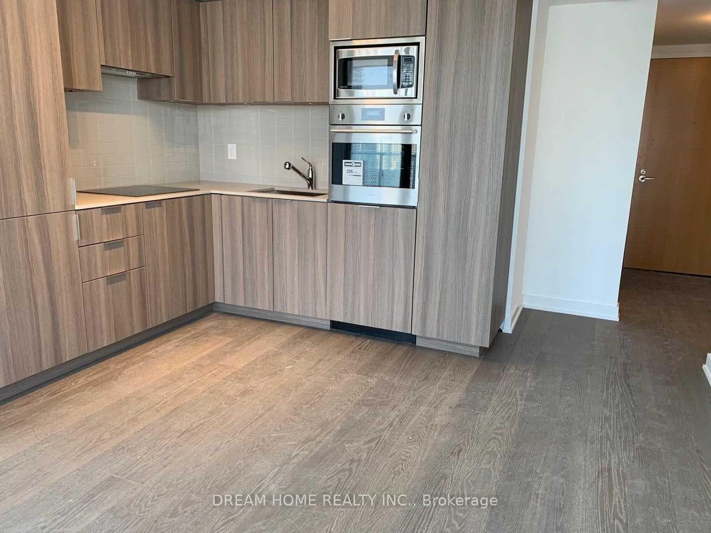 11 wellesley Street Unit 2811 photo 4