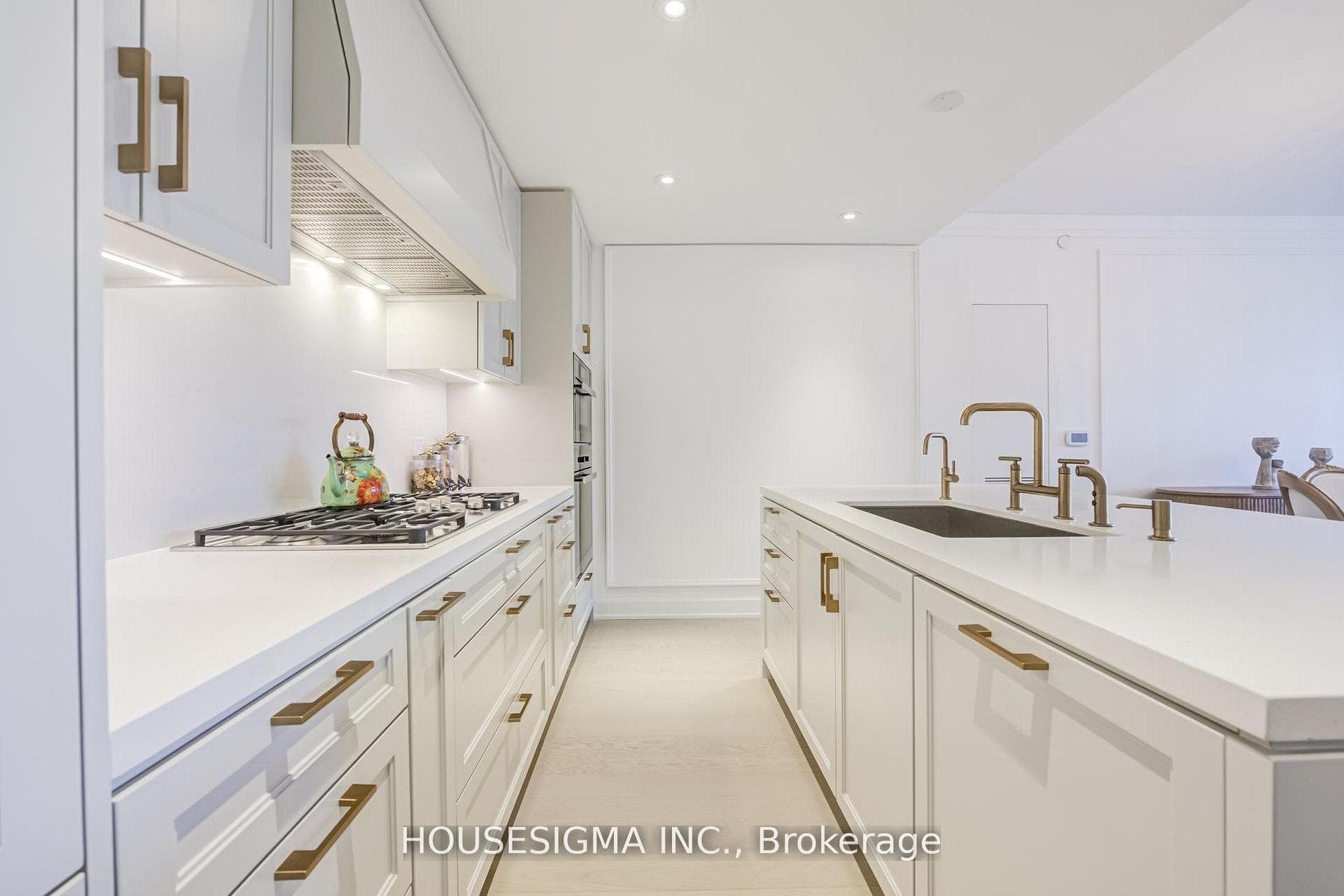 1 Strathgowan Avenue Unit 406 photo 8