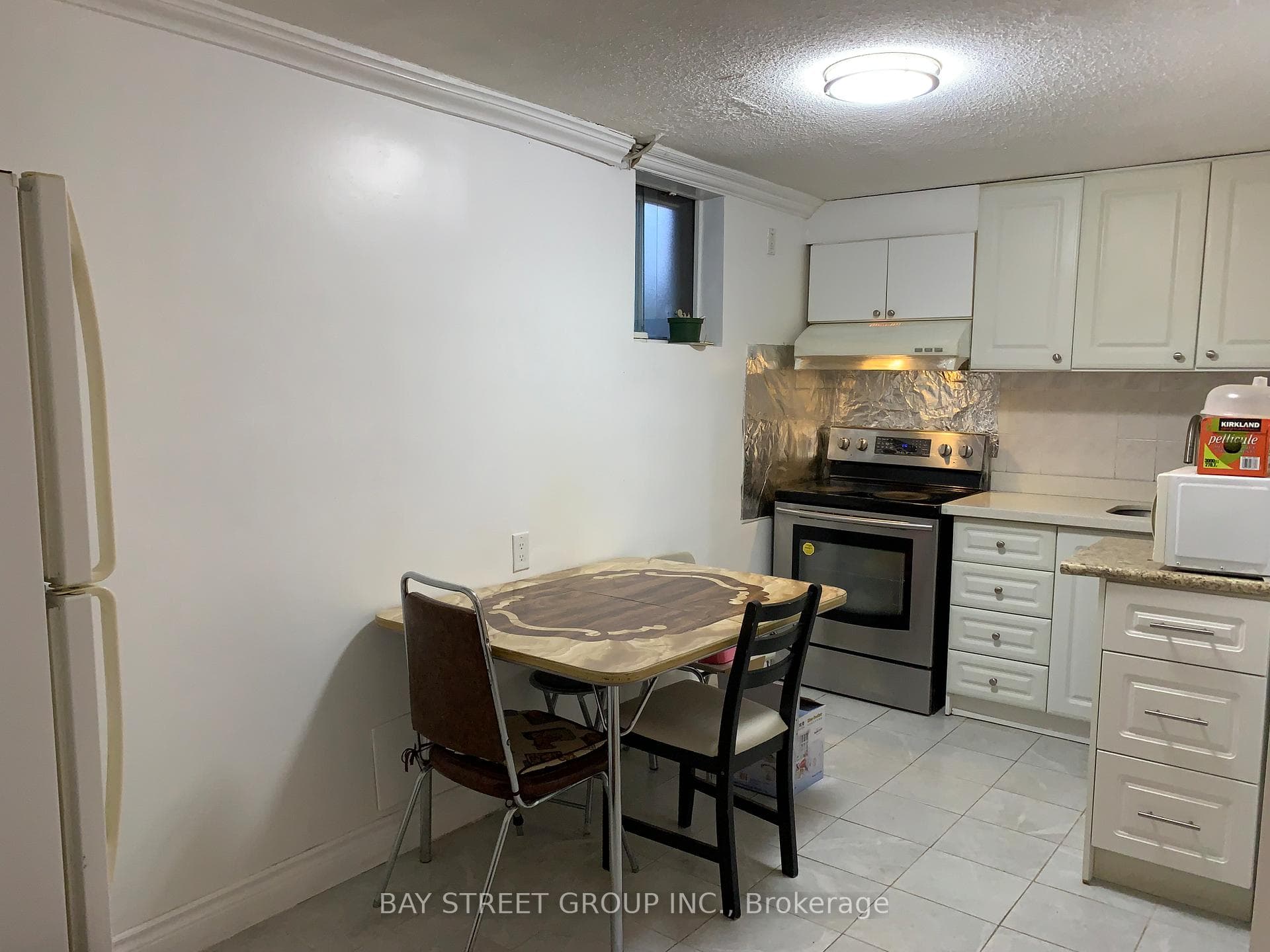 865 Consort Crescent Unit LevelB1 photo 3