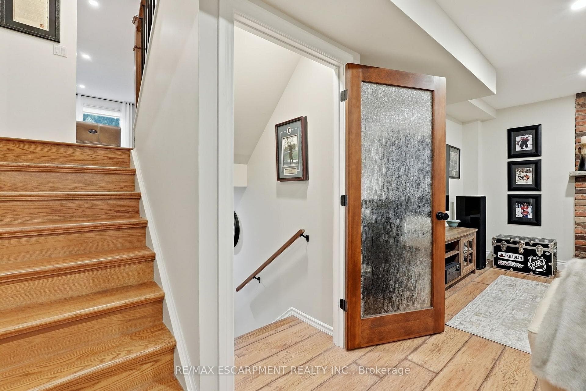 224 ATHENIA Drive photo 33