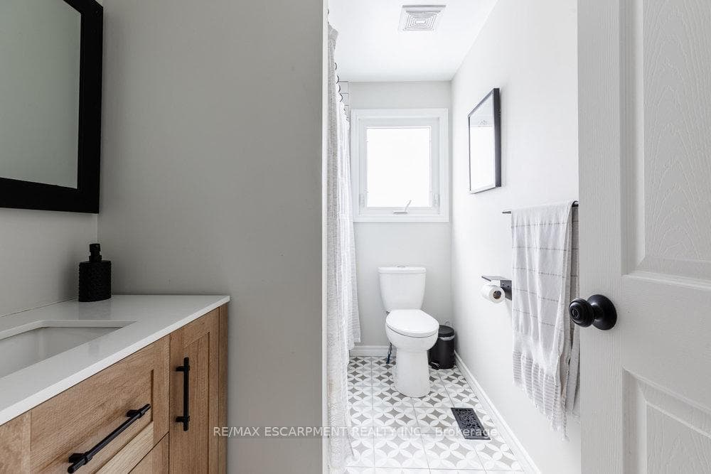 98 Forestgate Drive photo 23