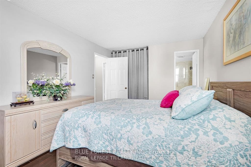 363 Colborne Street Unit 1006 photo 19