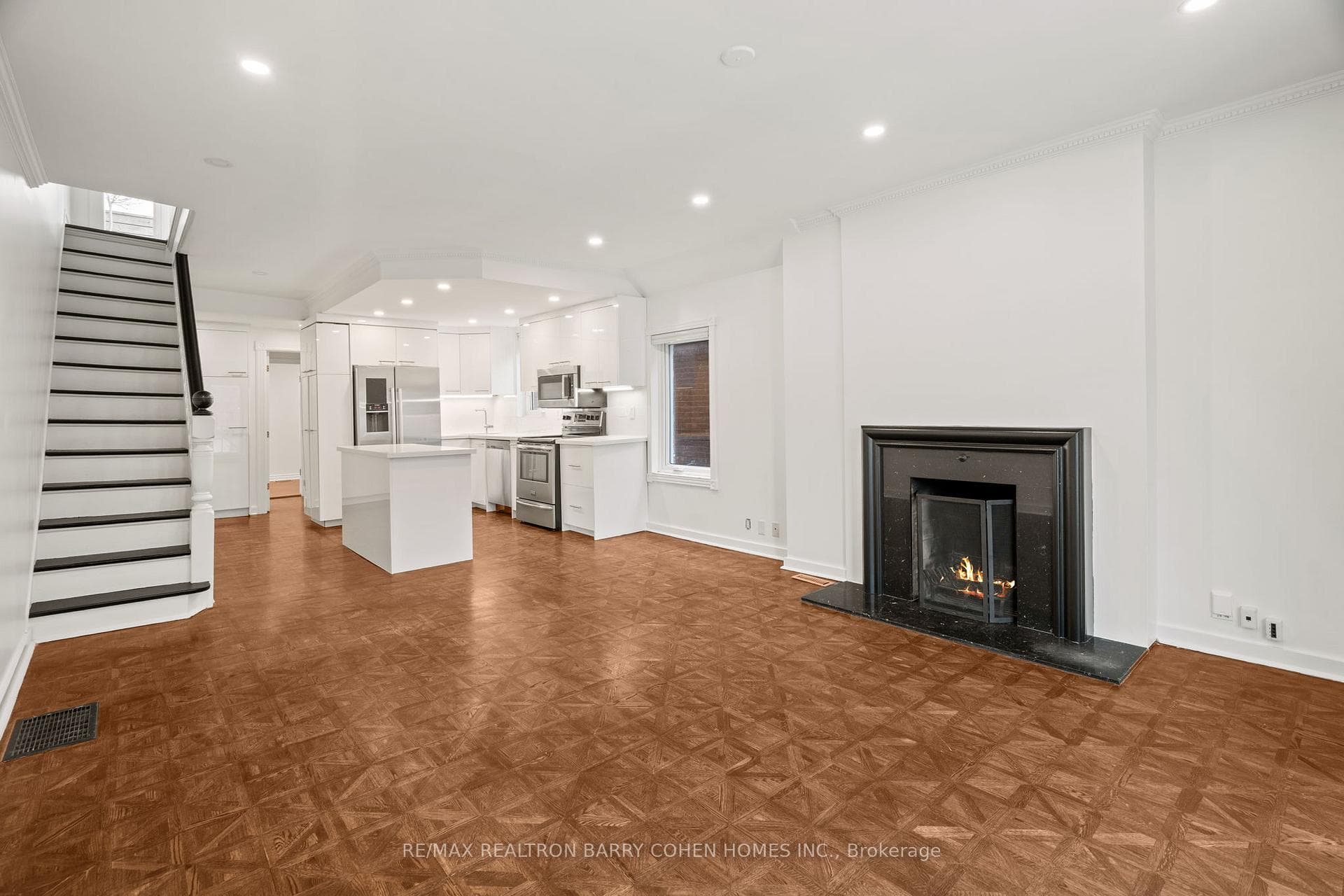 59 Dupont Street Unit Upper photo 8