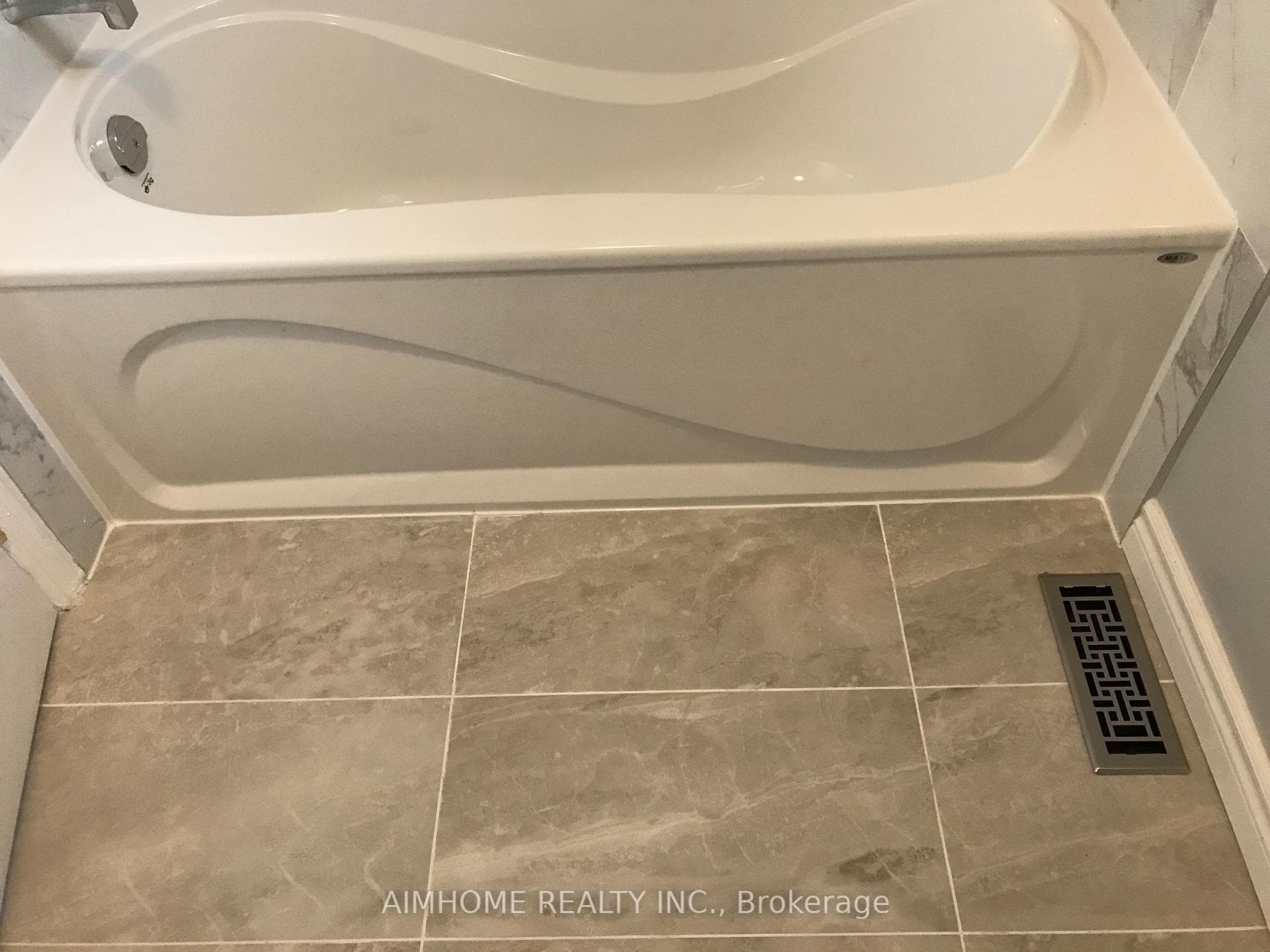 5095 Sunray Drive photo 12