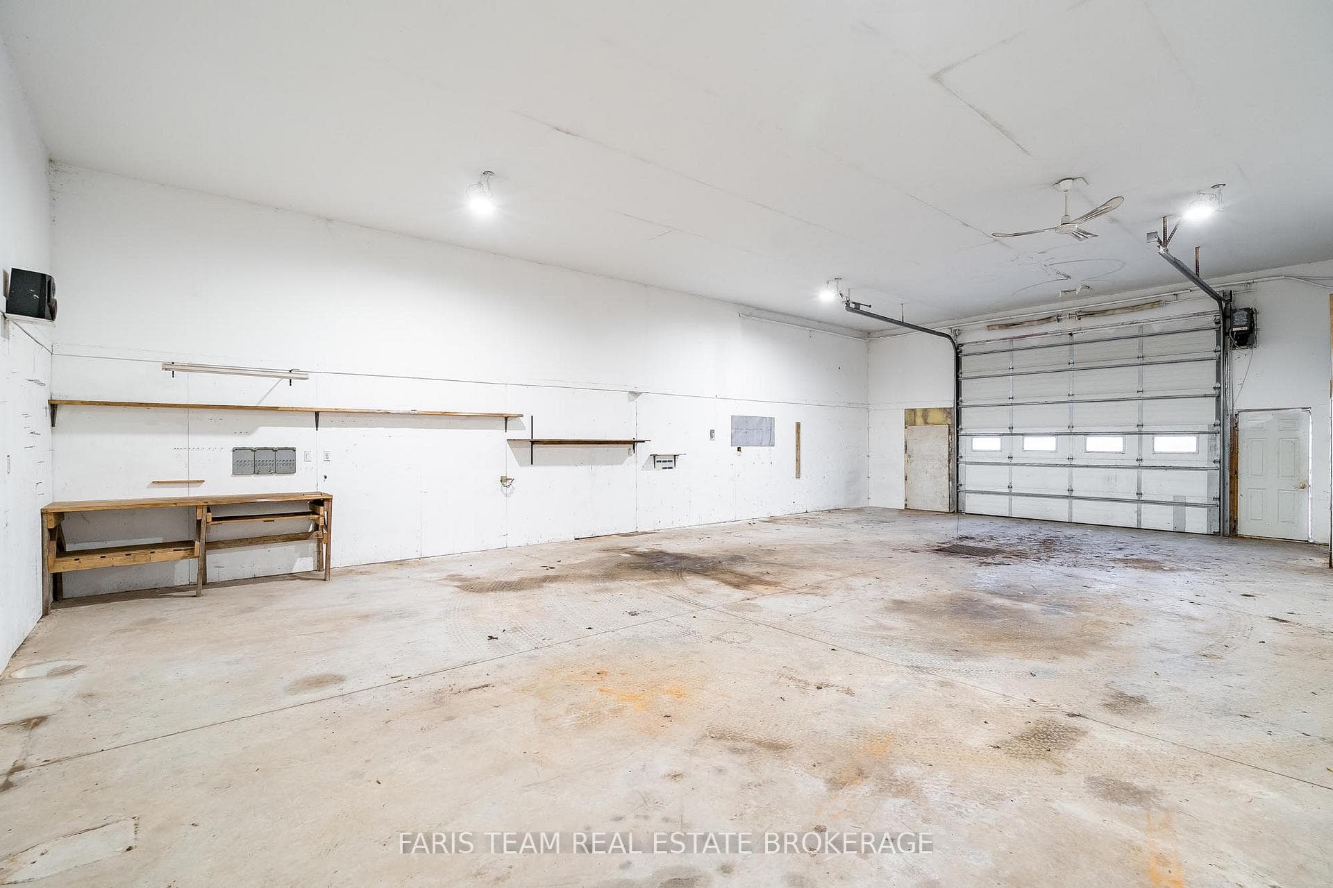8949 Smith Road photo 4