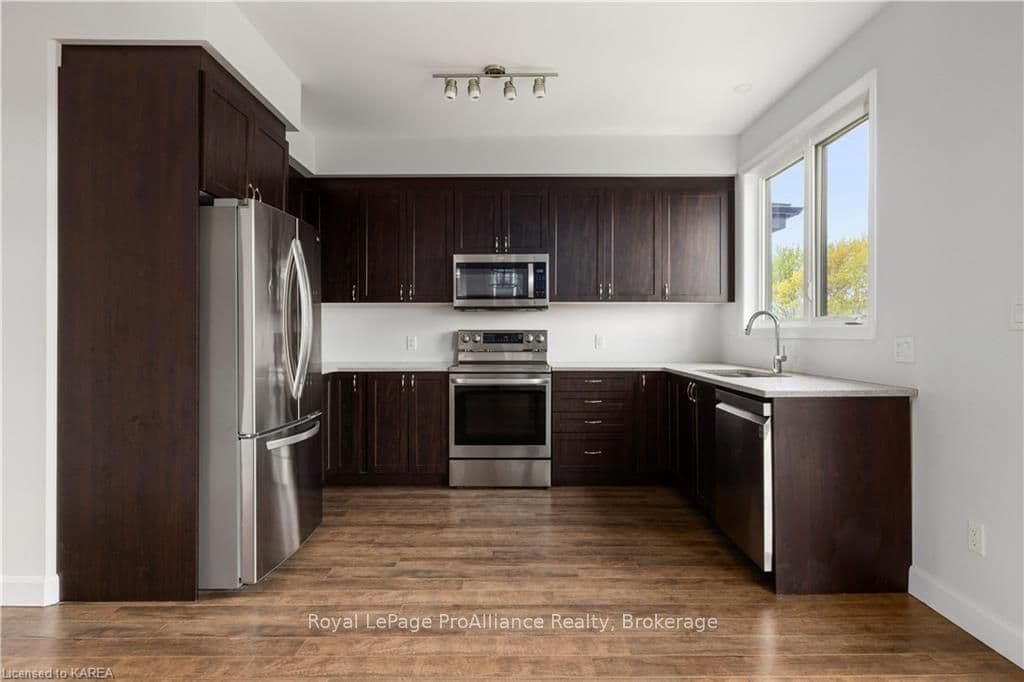 131 SUPERIOR Drive photo 16