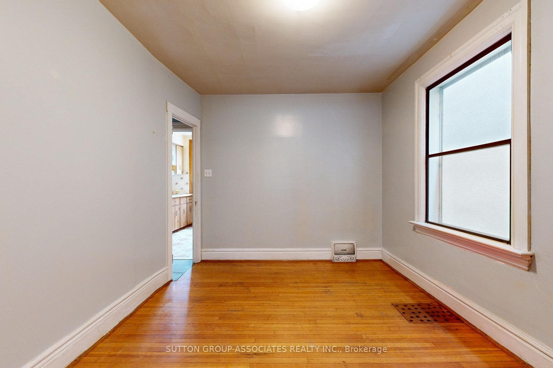 709 Crawford Street photo 8