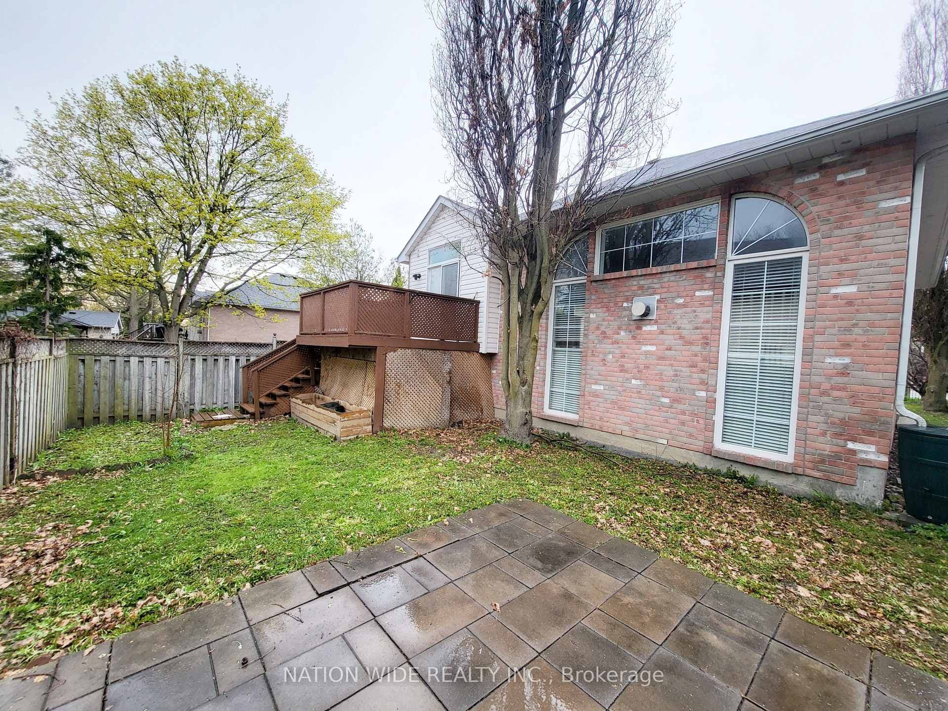 507 Dunlop Street photo 35