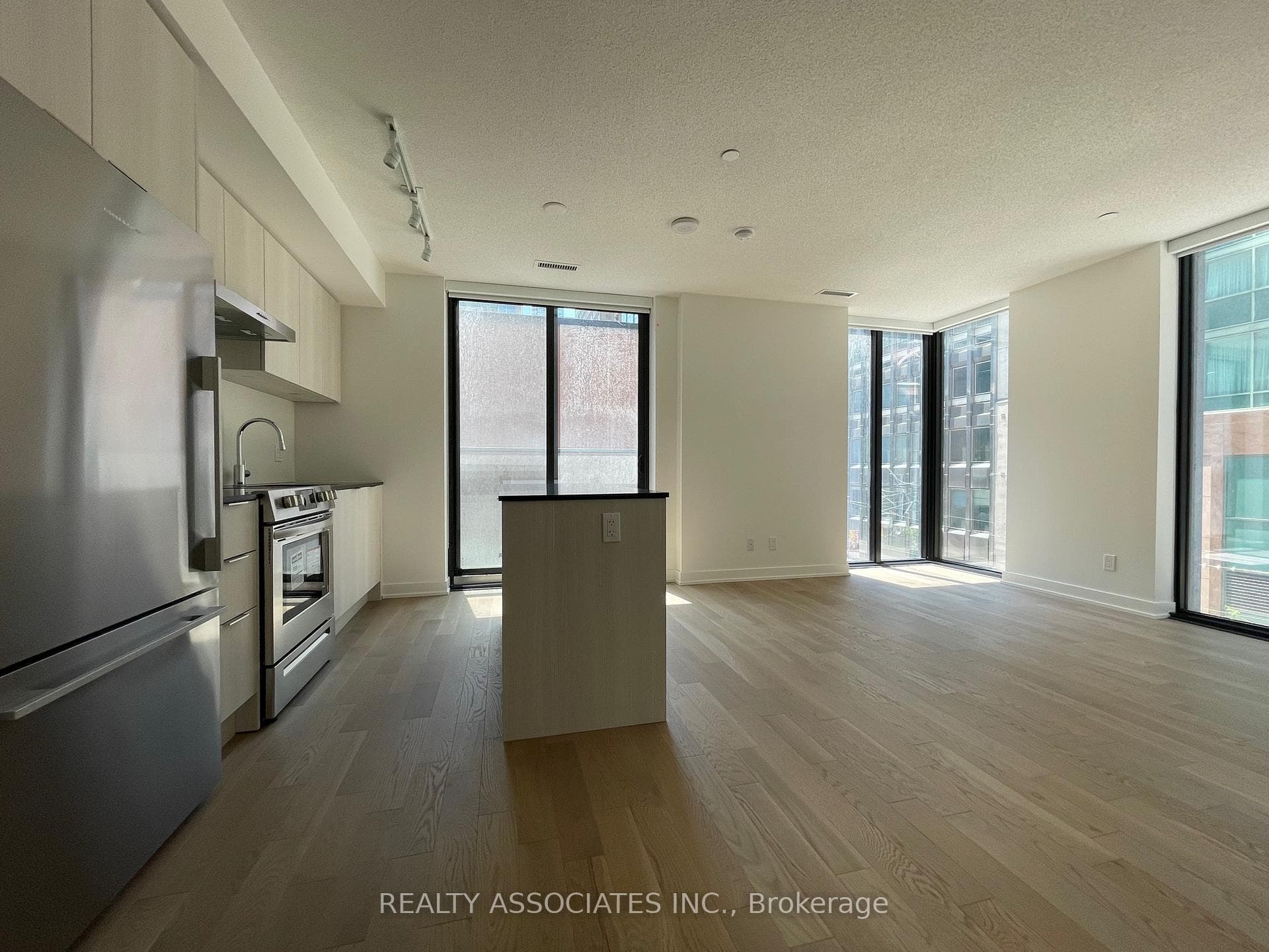 25 Richmond Street Unit 213 photo 9