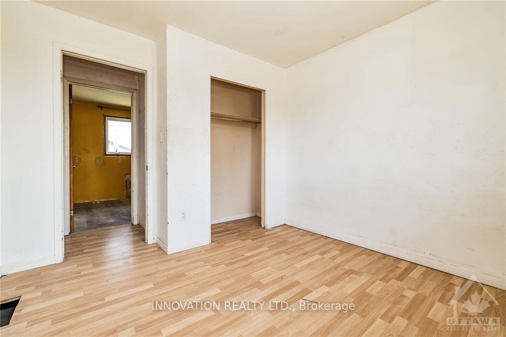 163 ADELAIDE Street photo 22