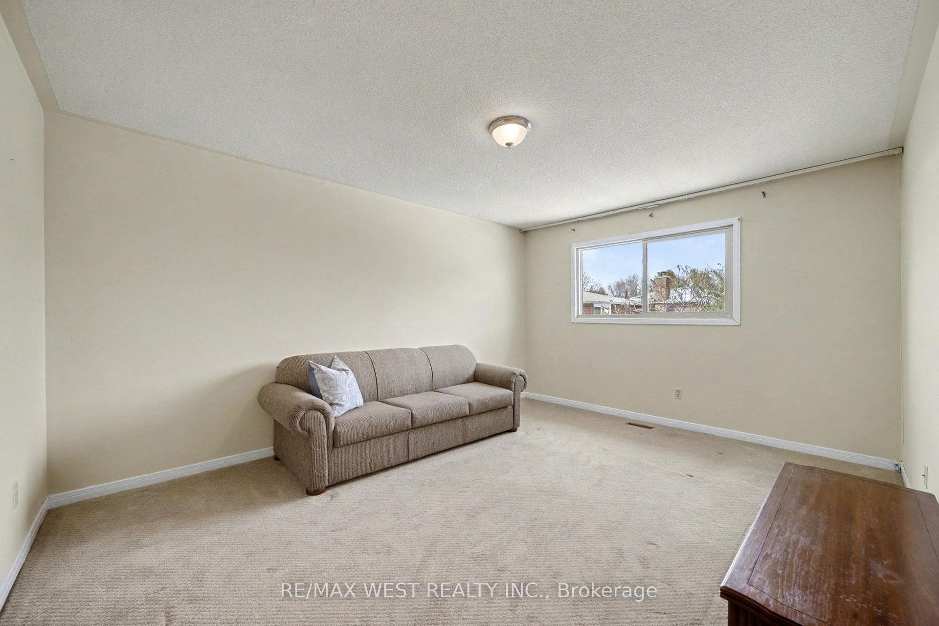 1155 Willowbank Trail photo 13