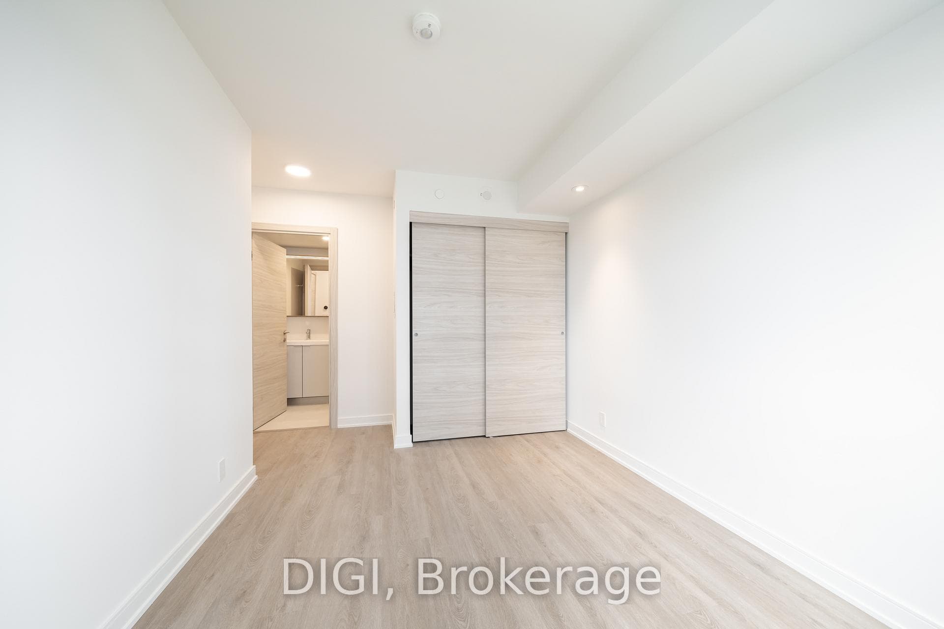 485 Perth Avenue Unit E613 photo 19
