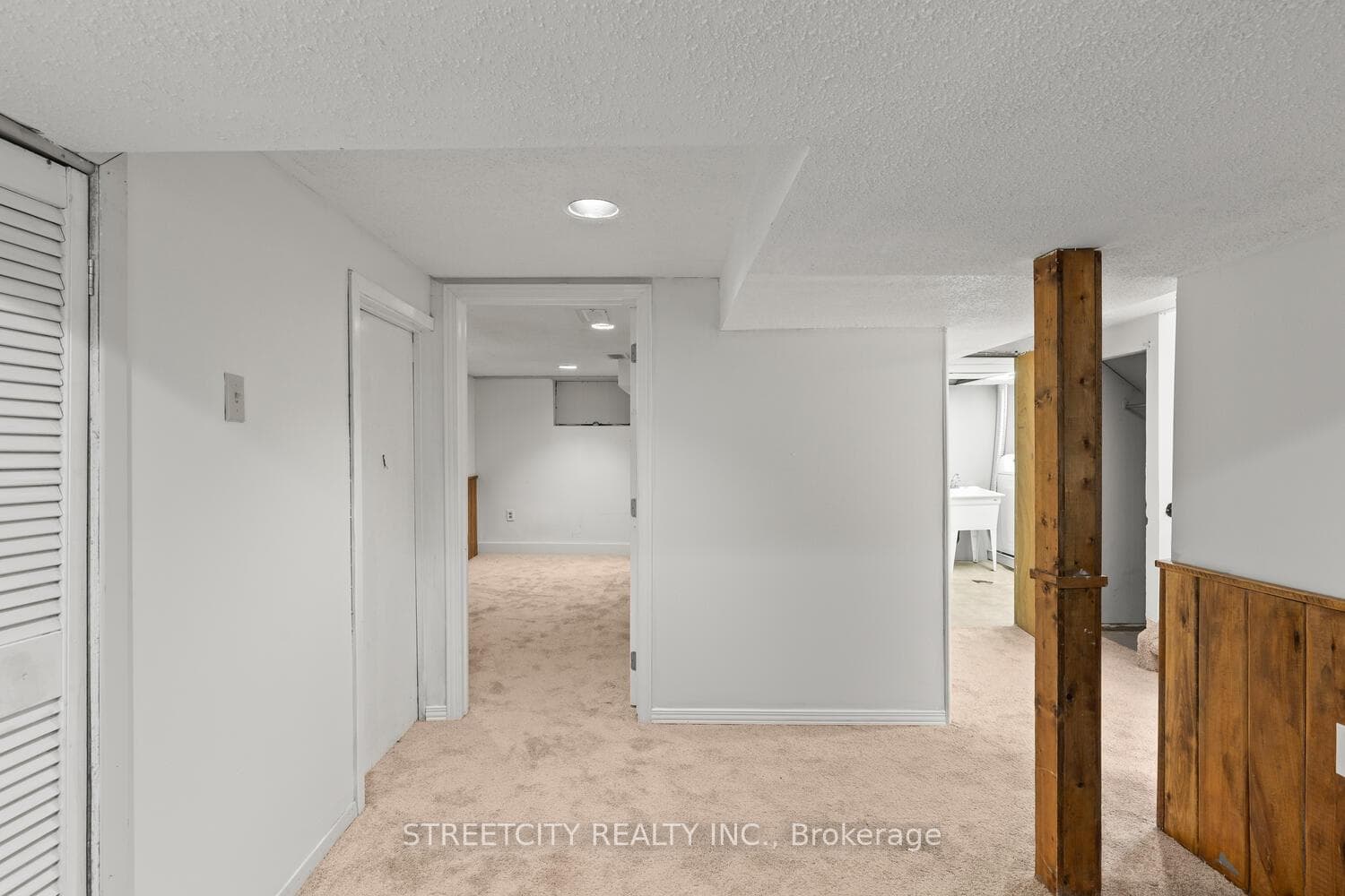 1235 King Street photo 35