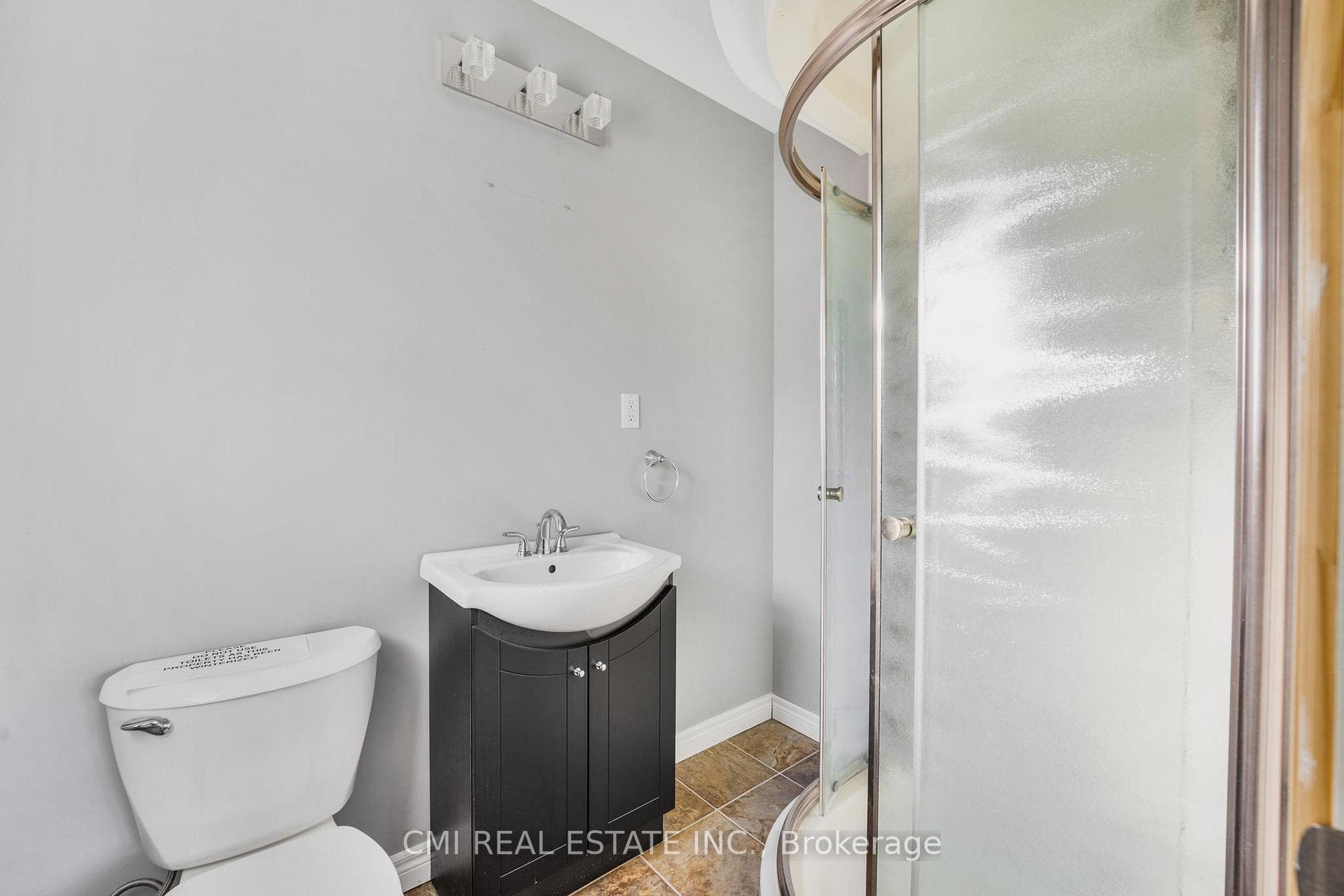 886 York Avenue photo 24