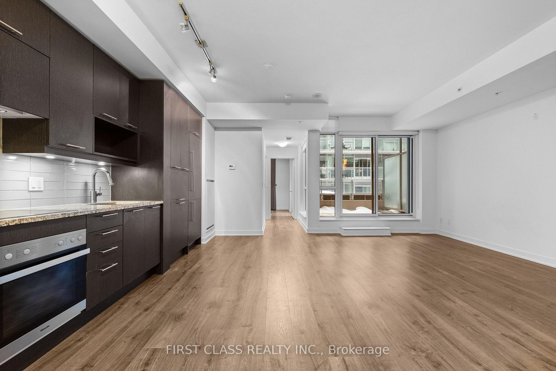 30 Nelson Street Unit 304 photo 2