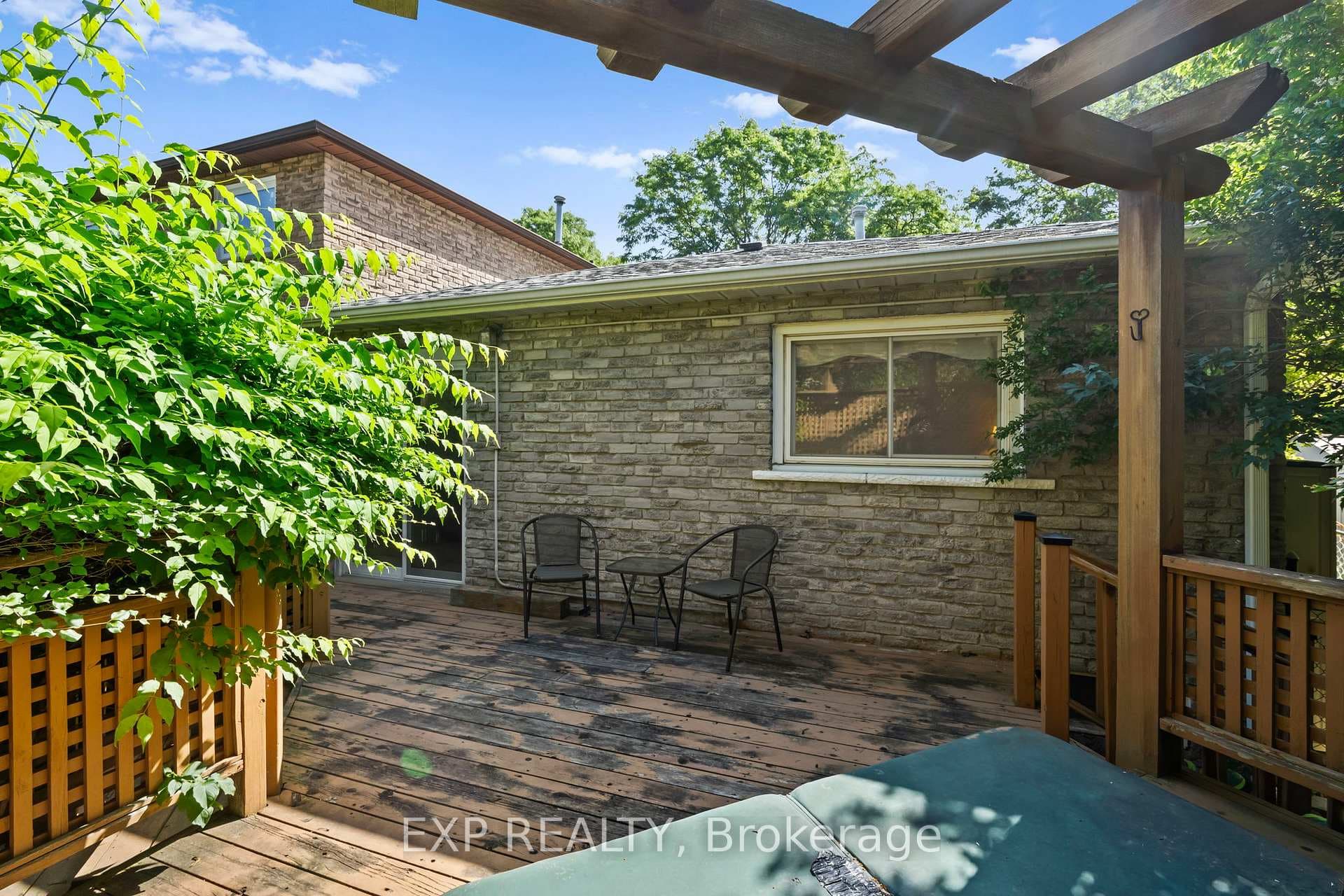 97 Mercer Crescent photo 31