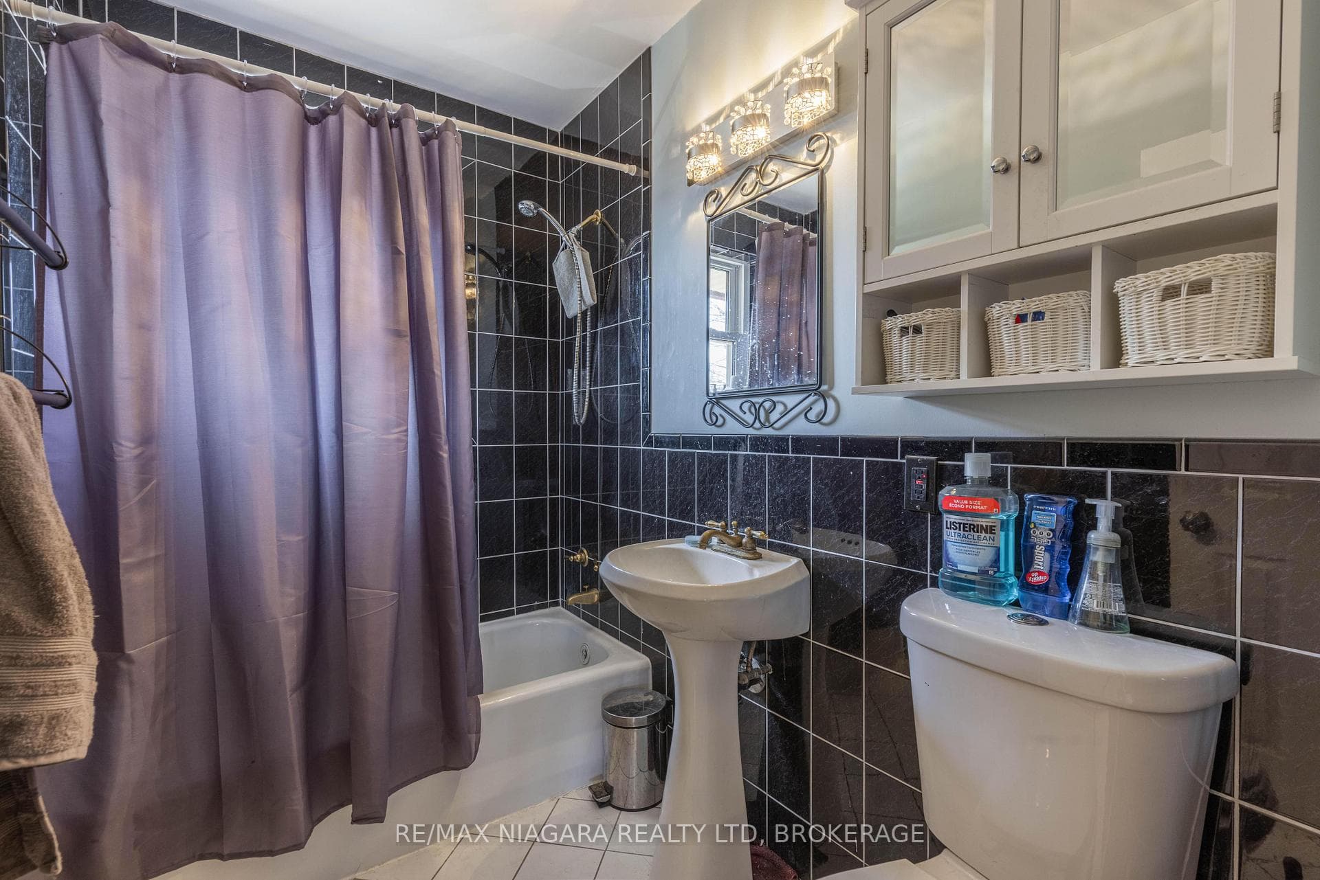 6438 Wendy Drive photo 11