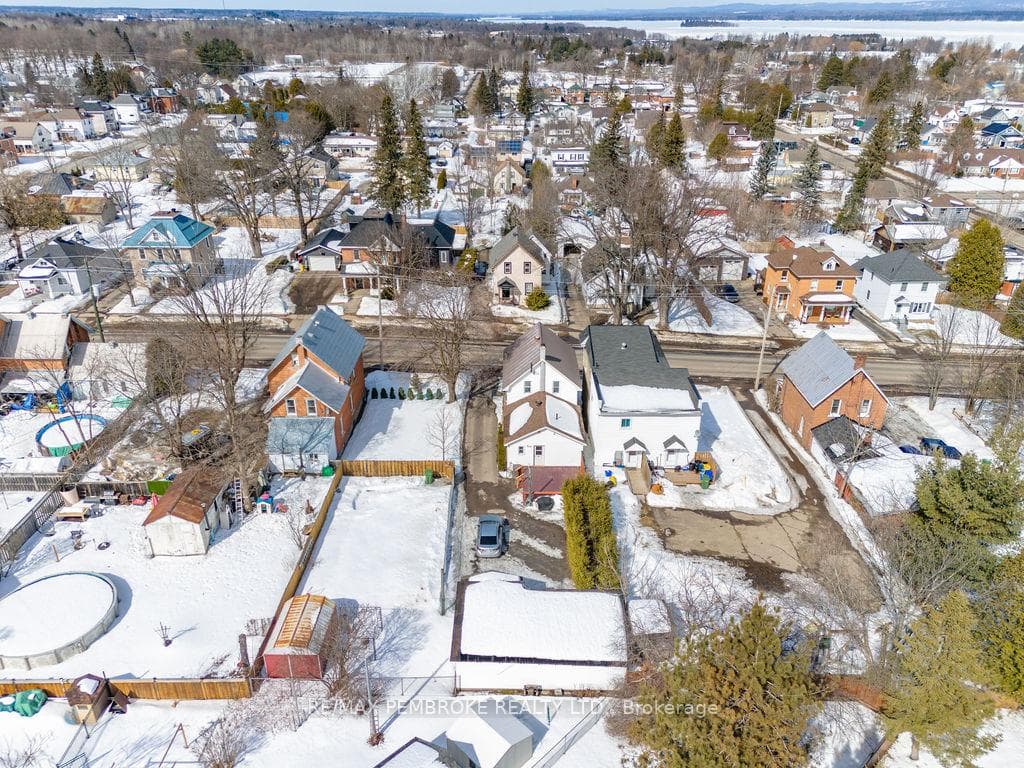 345 Trafalgar Road photo 41