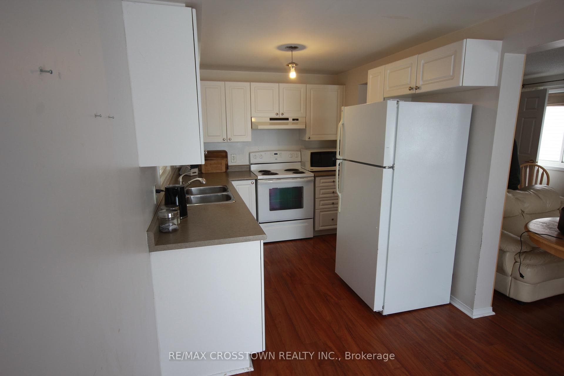 157 Nathan Crescent photo 8