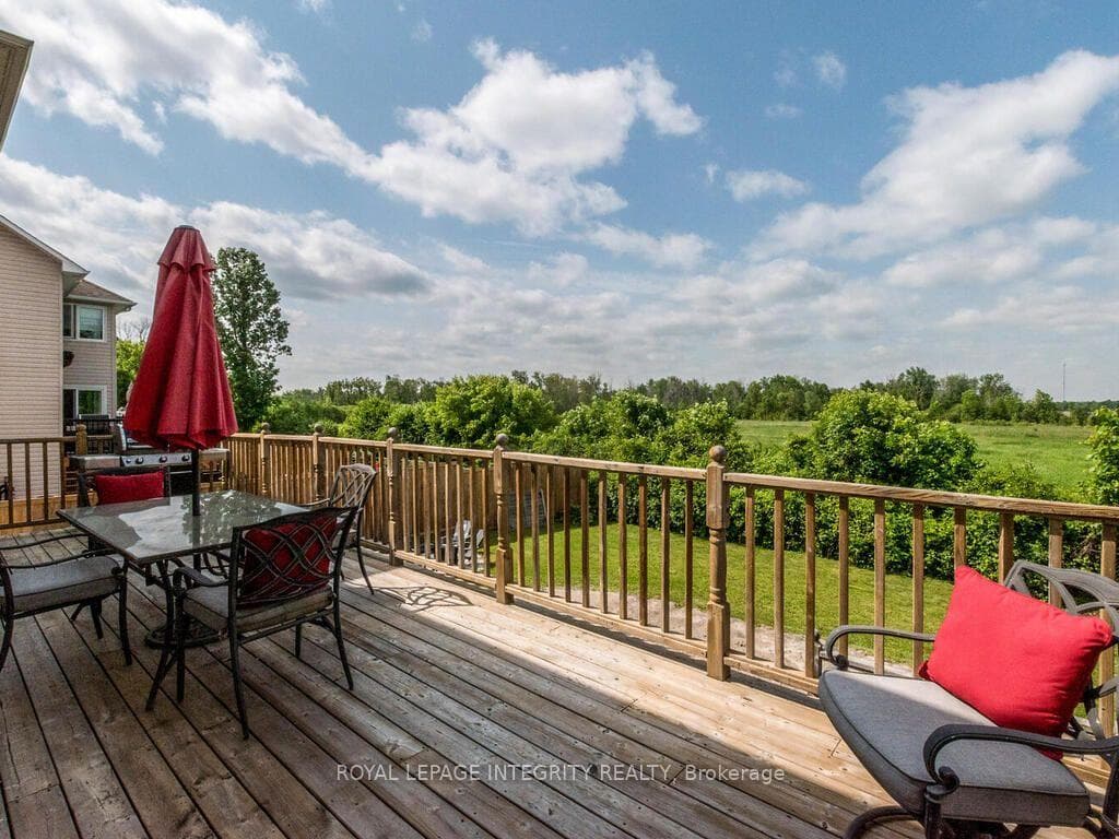 111 Comba Drive photo 33