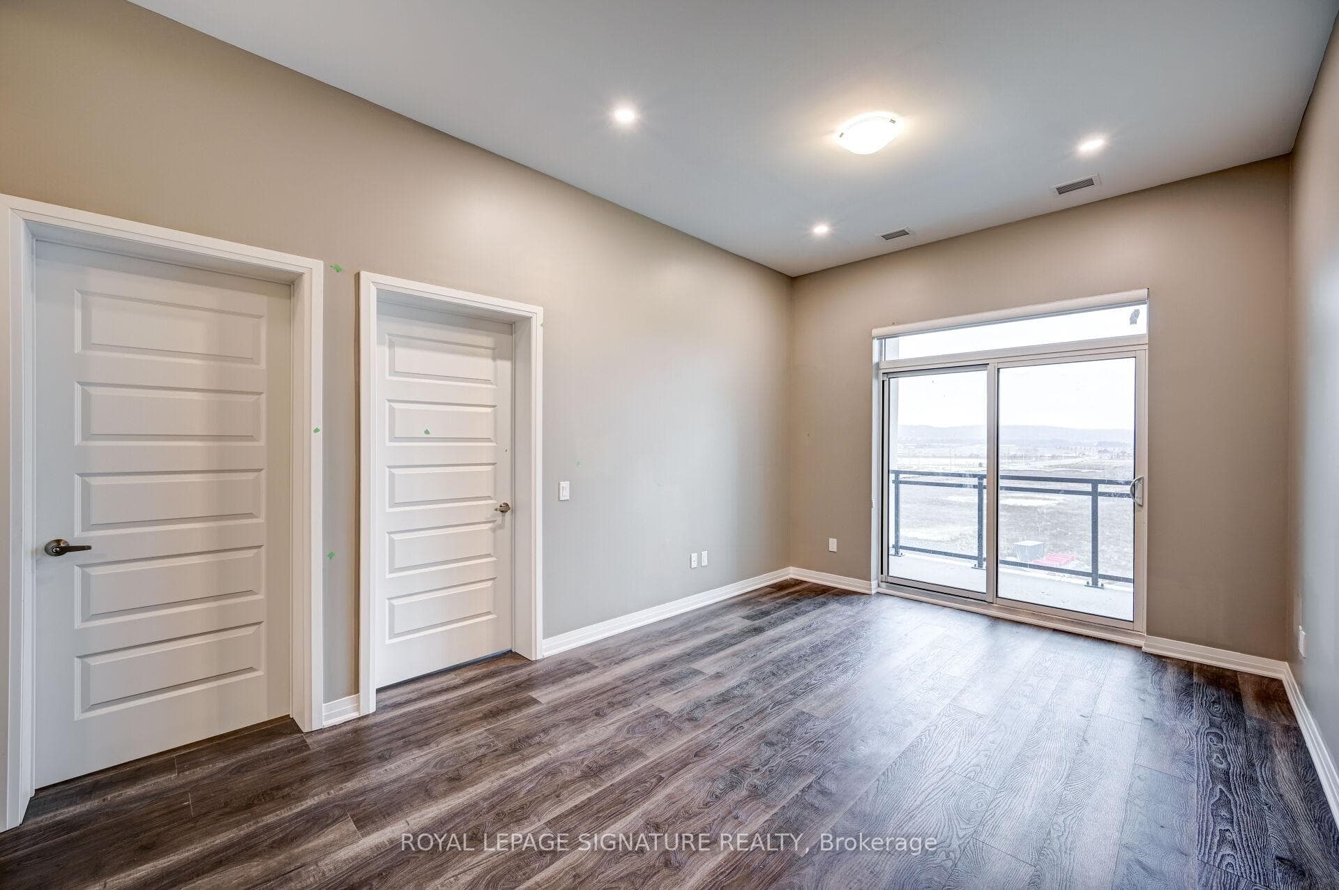 460 Gordon Krantz Avenue Unit 616 photo 17